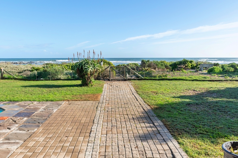 5 Bedroom Property for Sale in Duyker Eiland Western Cape